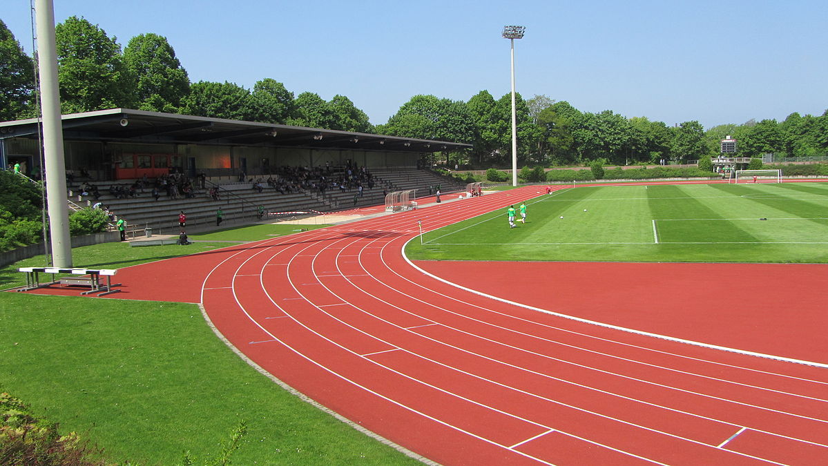 https://de.wikipedia.org/wiki/Grenzlandstadion, gemeinfrei, Fotograf: Linksfuss